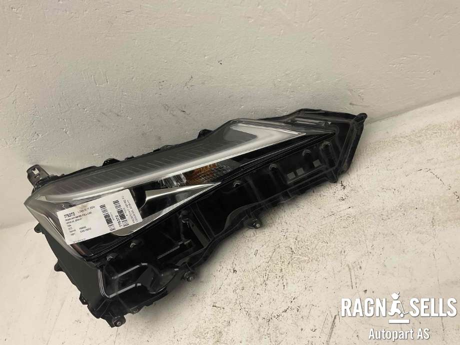 Frontlykt høyre full-LED til Lexus UX 2018-->>  (8114576350|)