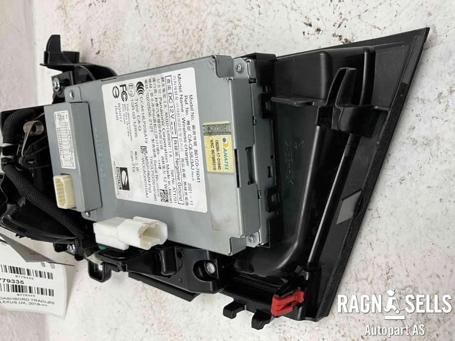 Dashbord trådløs mobillader til Lexus UX 2018-->>  (861C0-76041|861C076041|)
