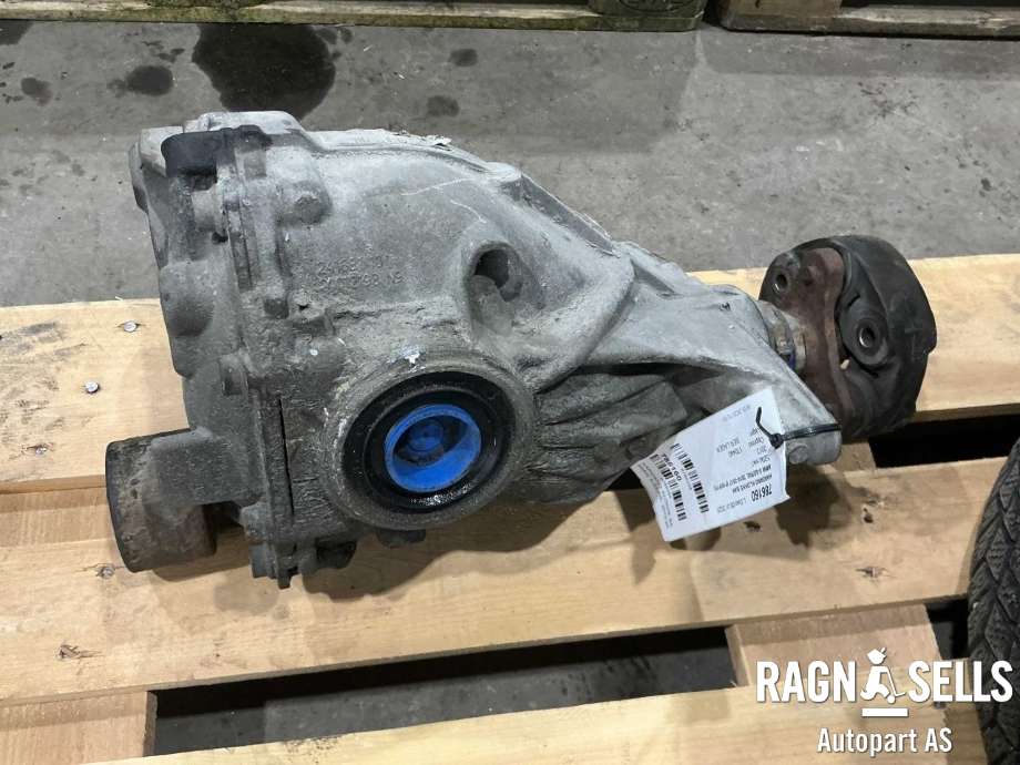 Kardang klokke bak til BMW 5-Serie 2010-2017 (F10/F11) (F10/F11) (33 10 7 584 451|)