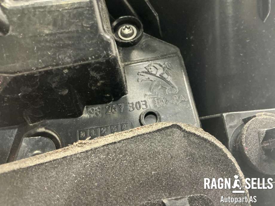 Baklykt høyre ytre til Peugeot 2008 2013-2019 (Type I) (98 147 459 80|)