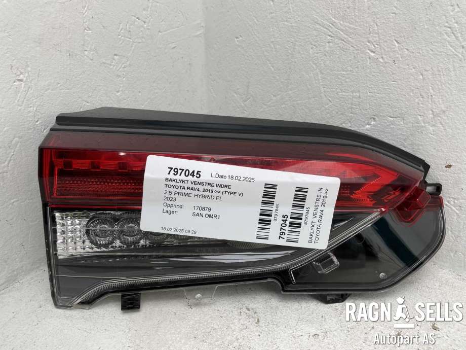 Baklykt venstre indre til Toyota RAV4 2019-->> (Type V)  (8159142062|)