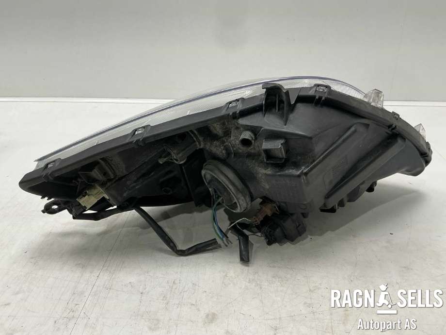 Frontlykt venstre halogen til Toyota Yaris 2009-2011 (Type II, Fase 2)  (811700D330|)