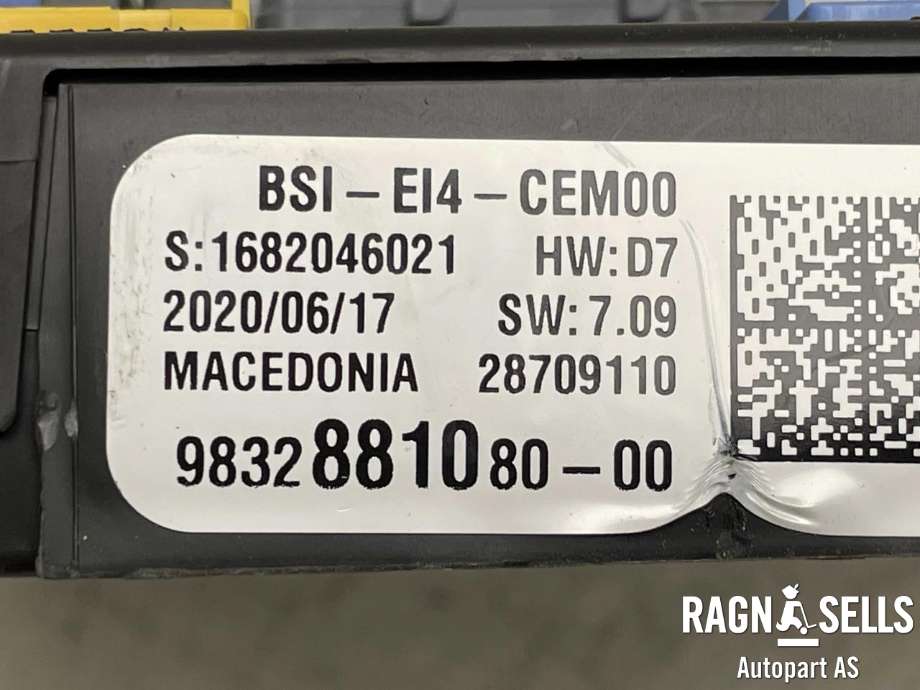 Sikringsboks til Peugeot 208 2019-->> (Type II)  (983288108000|16 810 517 80|16 810 518 80)