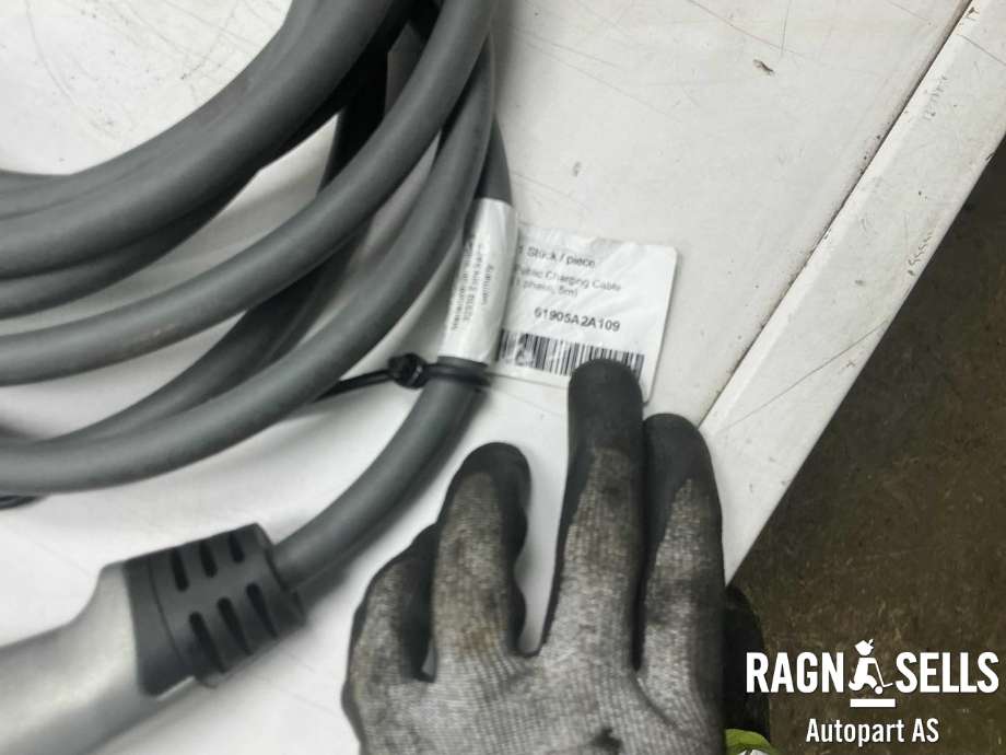Batterilader kabel til BMW X2 2018-->> (F39) (F39) (61 44 7 926 285|61 90 5 A2A 109|)