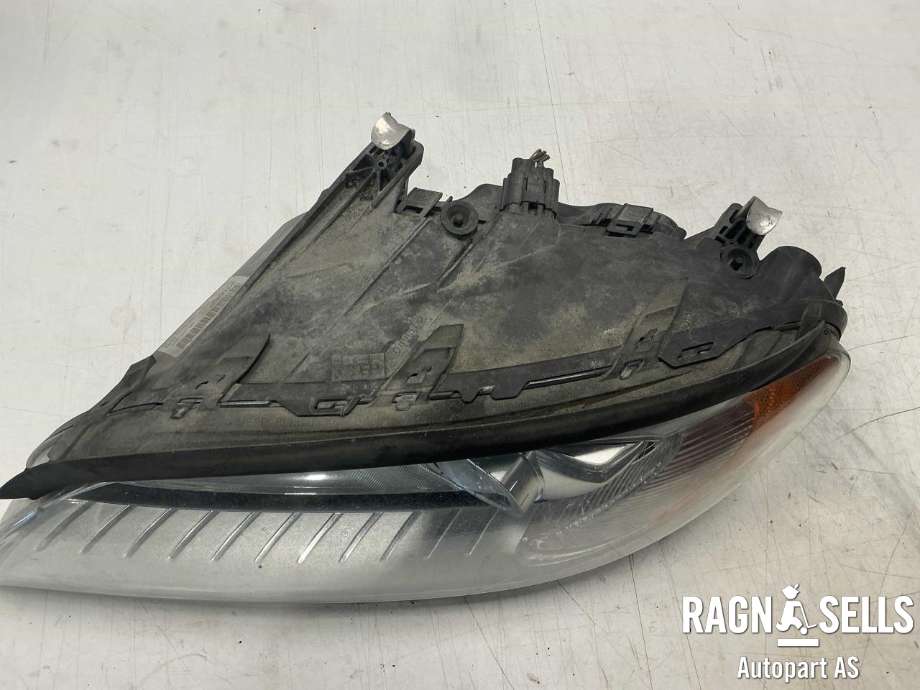Frontlykt venstre halogen til Volvo V70 2007-2013 (Type III, Fase 1)  (31214351|)
