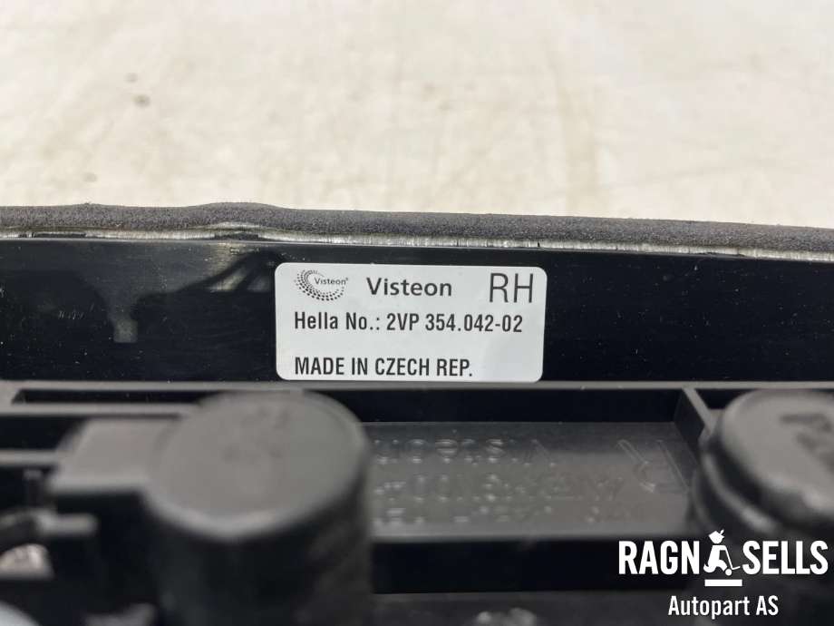 Baklykt høyre til VW Caddy 2004-2010 (Type III, Fase 1)  (2K0 945 096 P|)