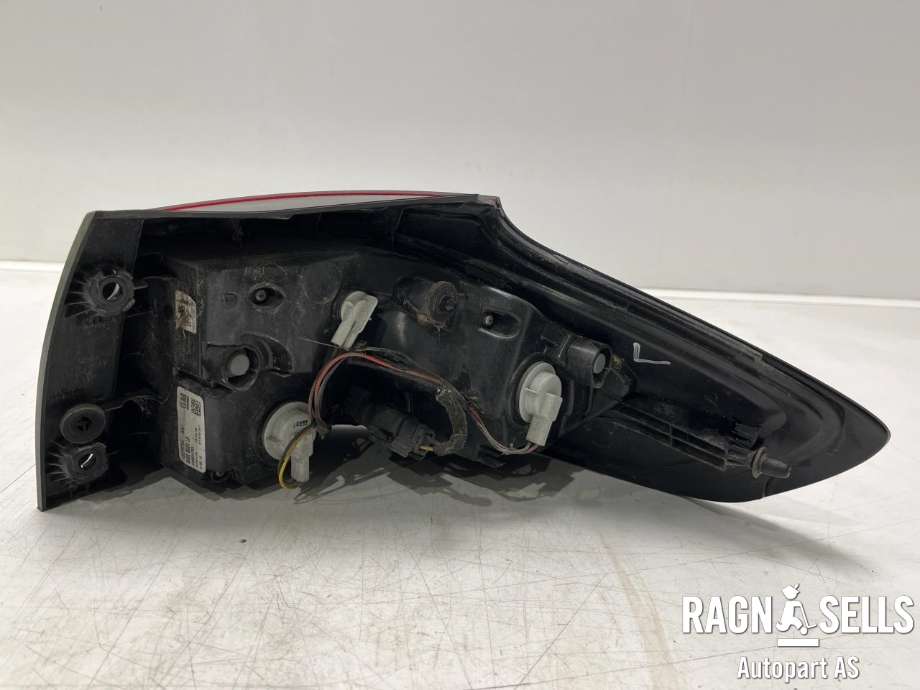 Baklykt venstre ytre til Opel Zafira Tourer 2012-2018 (13386603|)