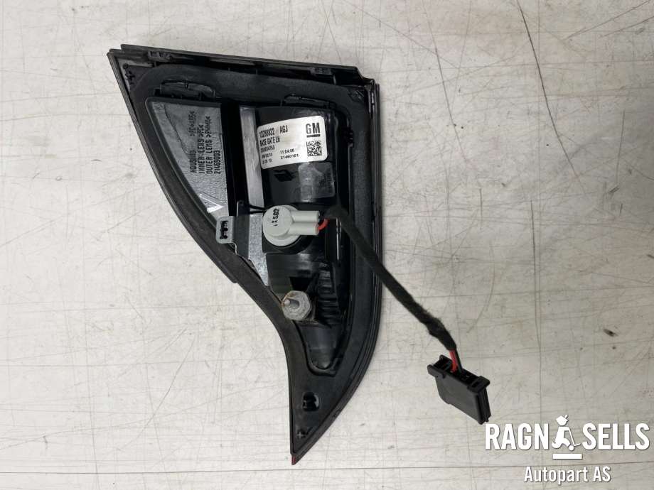 Baklykt venstre indre til Opel Zafira Tourer 2012-2018  (39043680|)