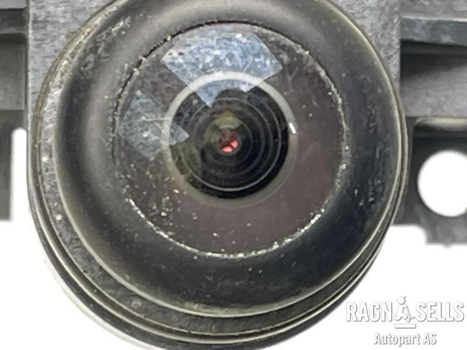 Parkeringskamera bak til Tesla Model Y 2021-2024 (Type I) (1095949-00-E|)