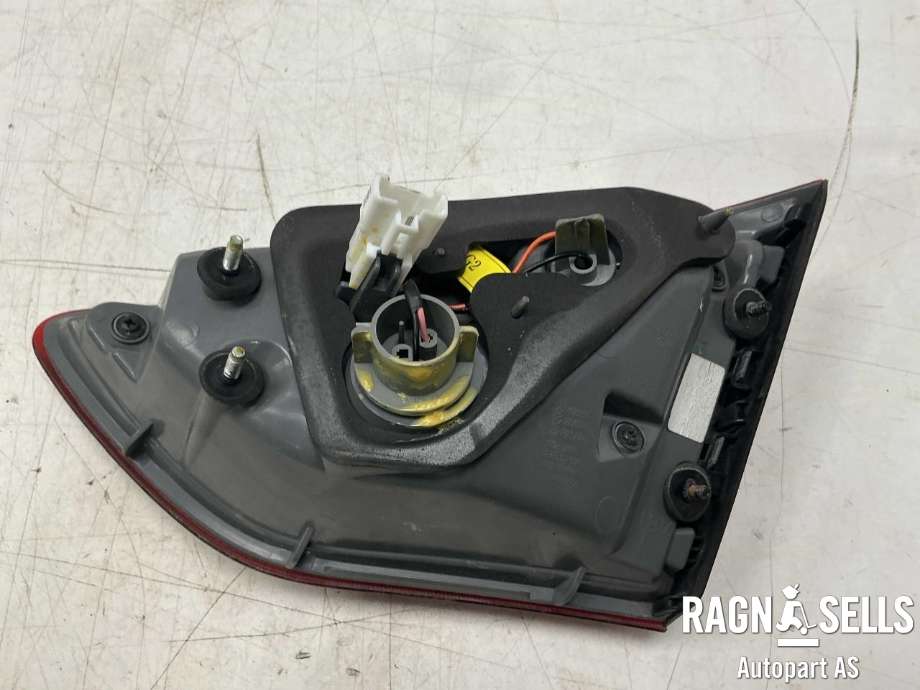 Baklykt venstre indre til Hyundai i30 2012-2017 (Type II)  (92403A5010|)
