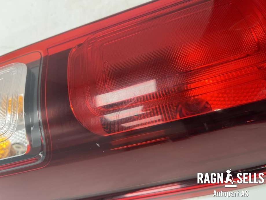 Baklykt venstre til Opel Vivaro B 2014-2019 (93867969|)