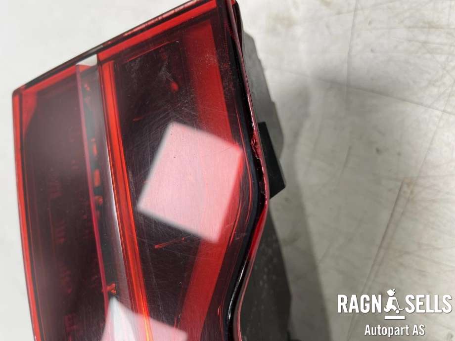 Baklykt høyre indre til Jaguar I-PACE 2018-->>  (T4K1830| J9D313A420CB|453123488| J9D313A420CD|)
