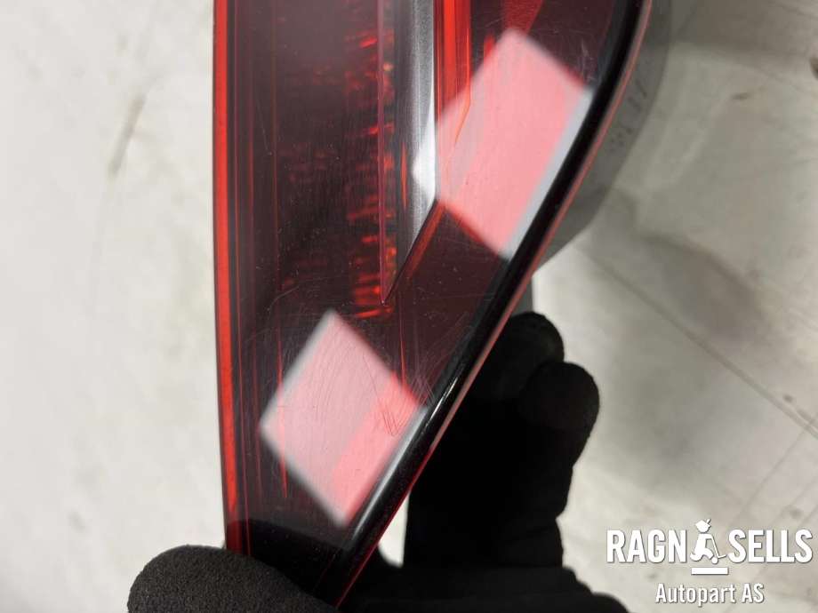 Baklykt høyre indre til Jaguar I-PACE 2018-->>  (T4K1830| J9D313A420CB|453123488| J9D313A420CD|)