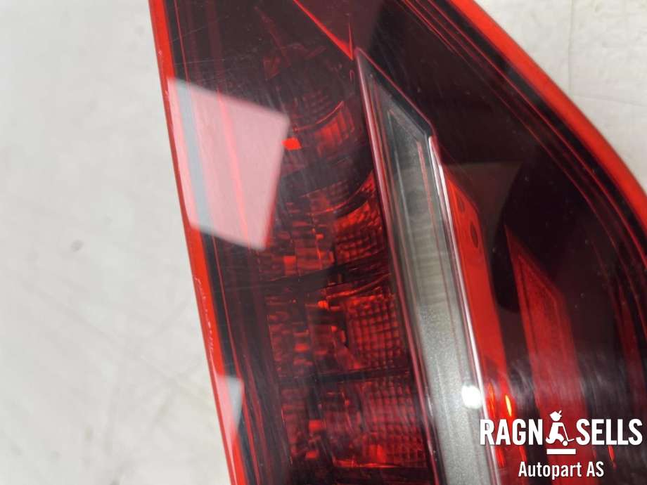 Baklykt venstre indre til Jaguar I-PACE 2018-->>  (T4K1834| J9D313A421CB|453123486| J9D313A421CD|)
