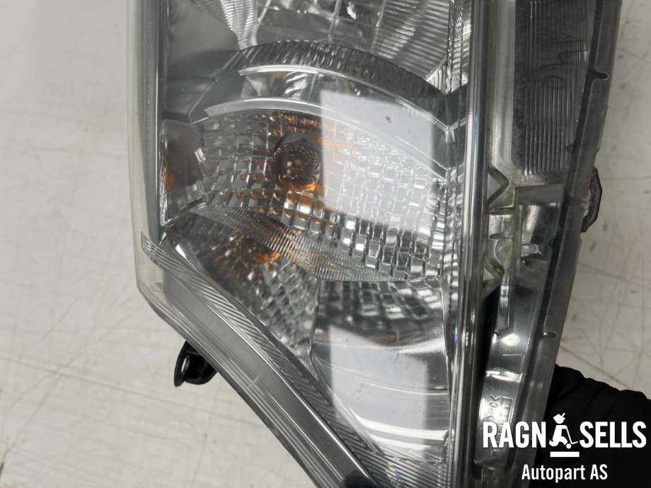 Frontlykt venstre halogen til Opel Corsa D 2006-2014 (1226125||95507717)