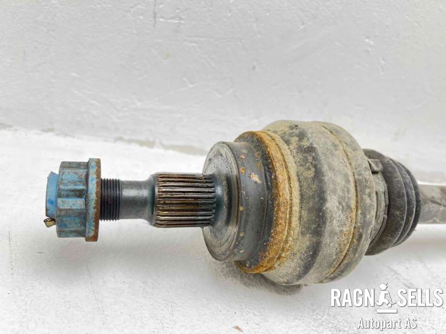 Drivaksel venstre bak, diesel/automat til Mercedes Vito 2014-->> (W447) (W447) (A 447 350 66 00|A 447 350 35 01|)