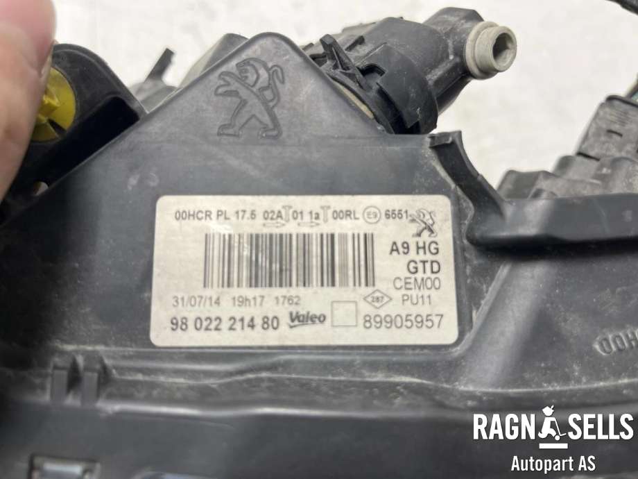 Frontlykt venstre halogen til Peugeot 208 2012-2019 (Type I)  (16 082 065 80|)