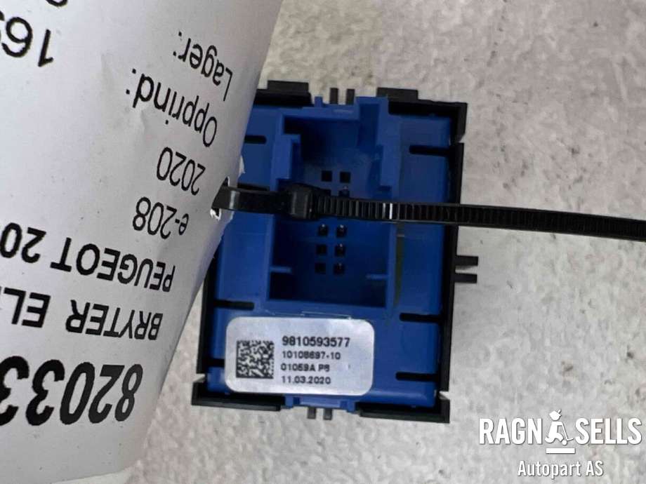 Bryter elektrisk håndbrekk/parkbrems til Peugeot e-208 2019-->>  (9810593577|98 105 935 VV|)
