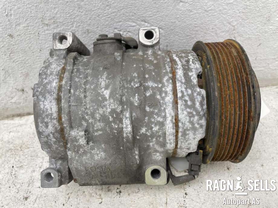 Aircondition kompressor til Toyota Hiace 2007-2012 (Fase 3)  (8832025110|88310-0K270|88310-2F020|88310-25220|88320-2F060|88320-25110|88320-26600|88320-35680|)