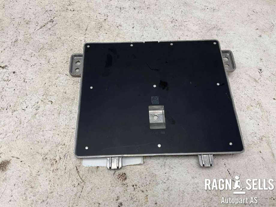Dashbord trådløs mobillader til Tesla Model Y 2021-2024 (Type I)  (1755100-00-D|)