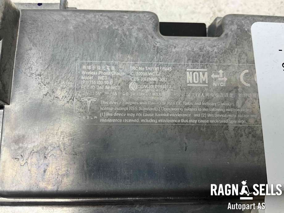 Dashbord trådløs mobillader til Tesla Model Y 2021-2024 (Type I)  (1755100-00-D|)