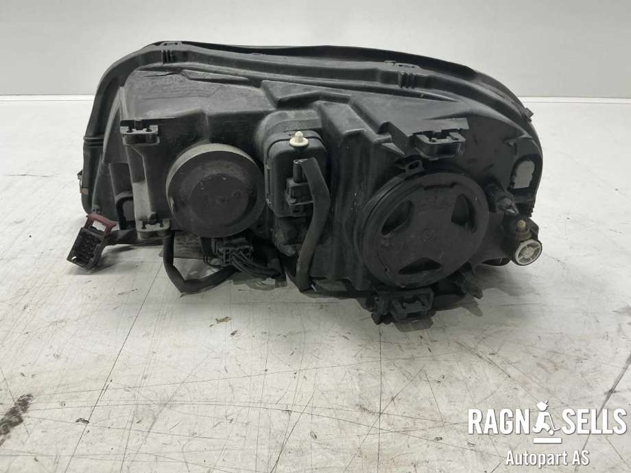 Frontlykt høyre halogen til Volvo XC90 2002-2006 (Type I, Fase 1)  (30784151|)