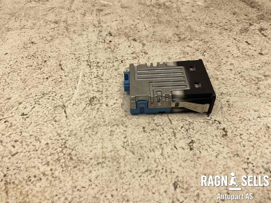Diverse deler til BMW i4 2021-->> (G26) (G26) (84 10 8 711 940|)