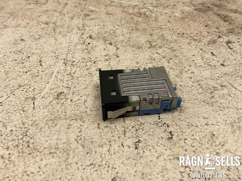 Diverse deler til BMW i4 2021-->> (G26) (G26) (84 10 8 711 940|)