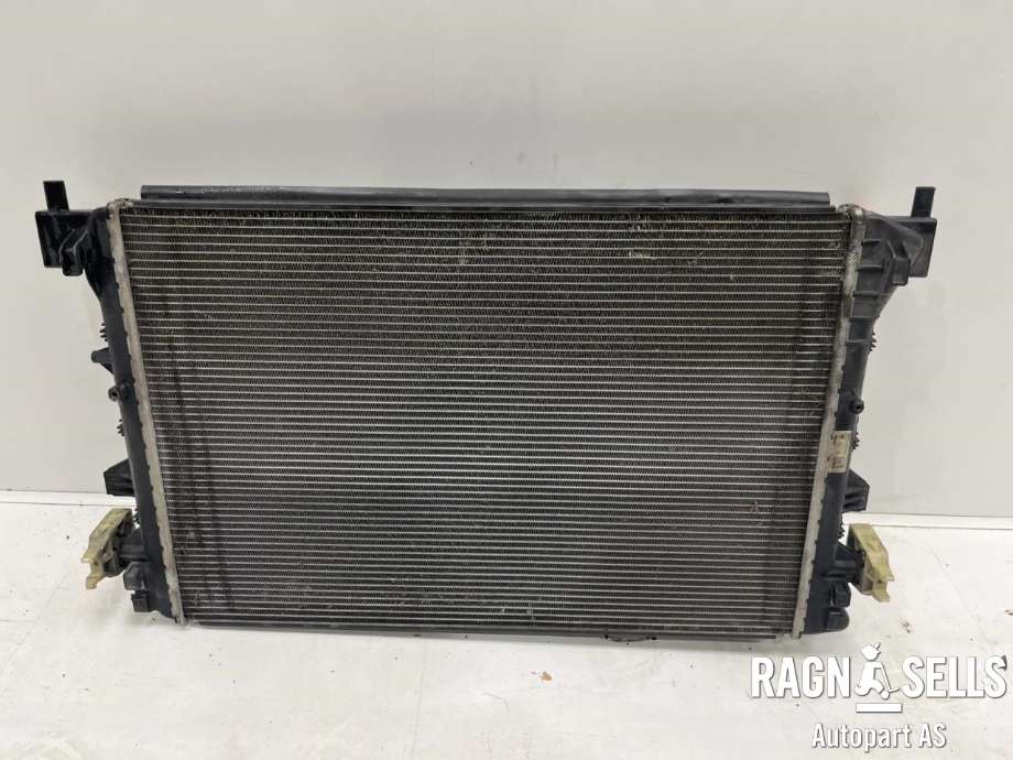 Radiator (automat gir) til VW Passat 2015-2019 (Fase 1) (B8) (B8) (5Q0 121 251 HH|)