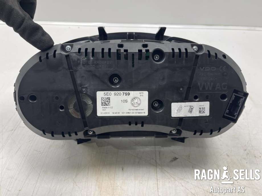 Speedometer til Škoda Octavia 2013-2016 (Type III, Fase 1) (5E0 920 759|)