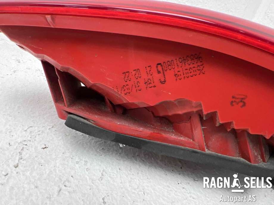 Baklykt venstre indre til Peugeot 3008 2009-2016 (Type I)  (6350 HE|)