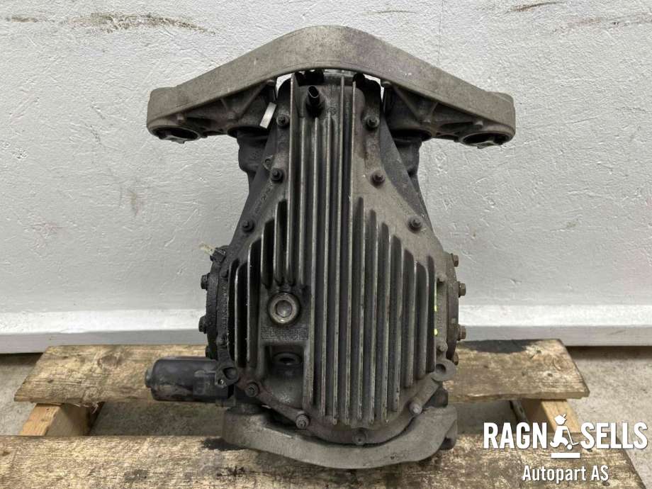 Kardang klokke bak til BMW M2 2015-2021 (F87) (F87) (33 10 8 090 464|215M I=3|46|)