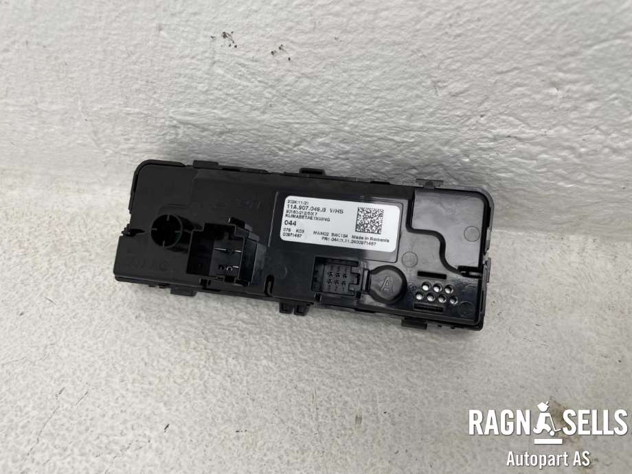Varmeapparat betjening bak til VW ID.7 2023-->>  (11A 907 049 B|)