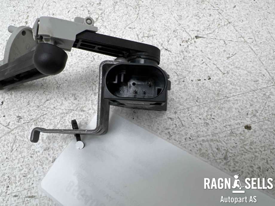 Sensor nivå, høyre bak til BMW iX1 2023-->> (U11) (U11) (37 14 6 895 466|)