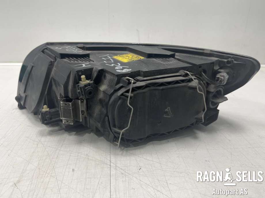 Frontlykt høyre halogen til Volvo V50 2004-2007 (Fase 1) (31335222|)