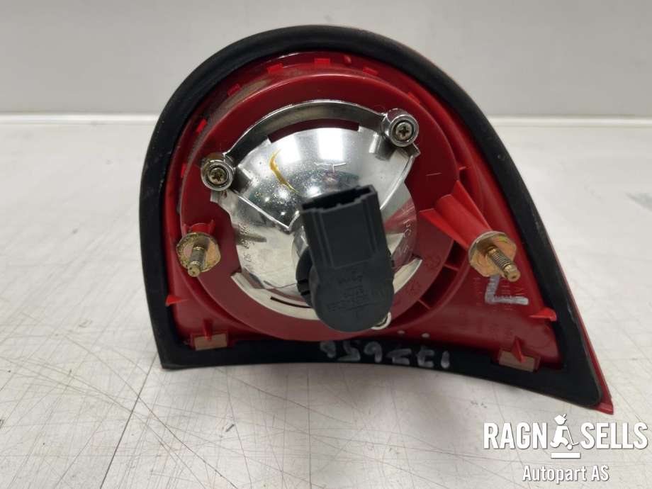 Baklykt venstre indre til VW Golf V, Combi 2003-2008  (1K6 945 093 E||C 1K6 945 093 E)