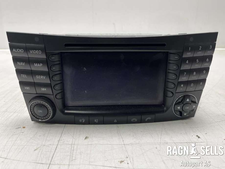 Bilstereo navigasjon til Mercedes E-Klasse 2002-2006 (Fase 1) (W211) (W211) (A 211 827 24 42||A 211 827 62 42|A 211 827 68 42|A 211 870 01 89)