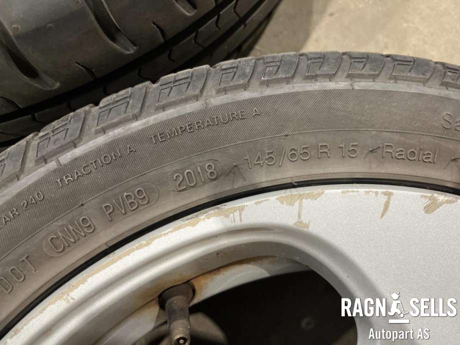 Hjulsett aluminium sommer til Mitsubishi i-MiEV 2010-->>  (FALKEN|4X100/ET35/FORAKSEL 56|1| BAKAKSEL 54|145/65R15  (FORAN)| 175/55R15 (BAK)|FORAN 4JX15| BAK 5JX15)
