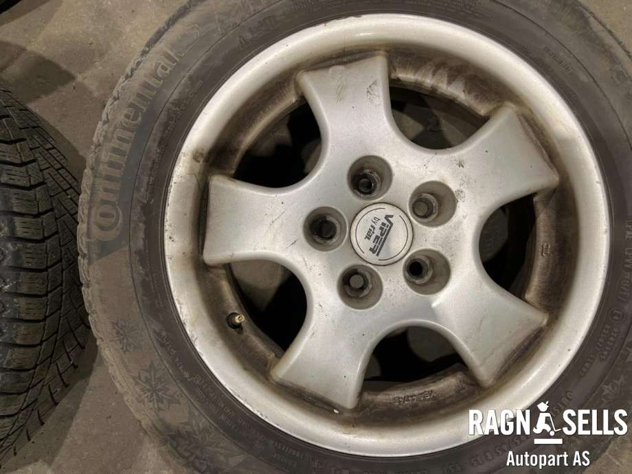 Felgsett aluminium til Volvo V50 2004-2007 (Fase 1)  (5X108/ET52.5/63.4|195/65R15|7JX15)