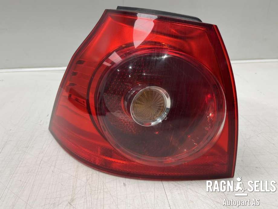 Baklykt venstre ytre til VW Golf VI 2008-2012 (1K6 945 095 AA|)