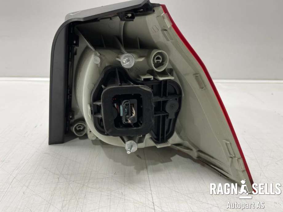 Baklykt venstre ytre til VW Golf VI 2008-2012 (1K6 945 095 AA|)