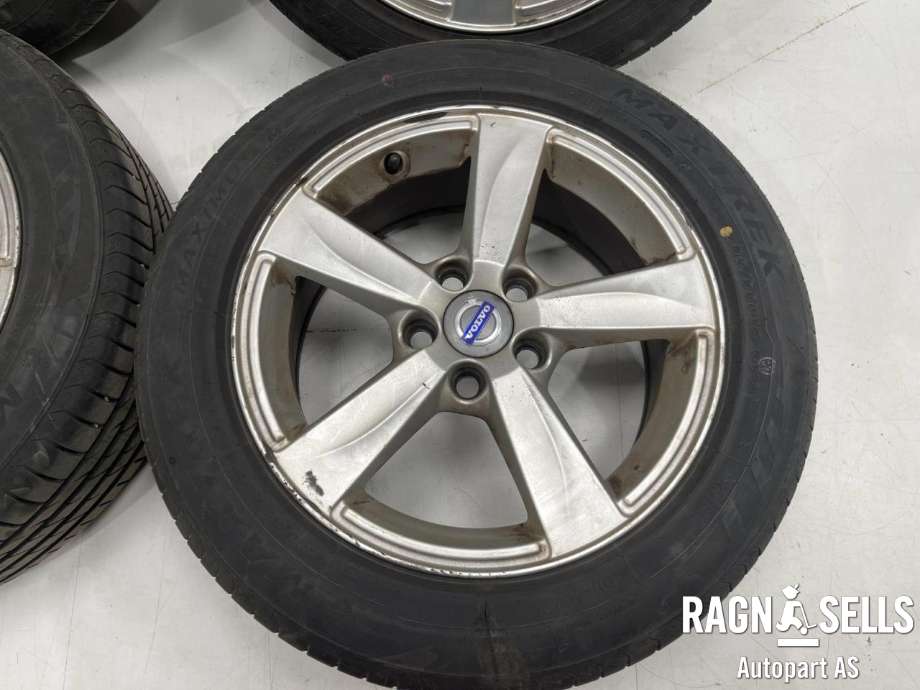 Felgsett aluminium til Volvo V40 2012-2019  (MAXTREK|205/55R16|5*108/ET50/63|4|7J*16)