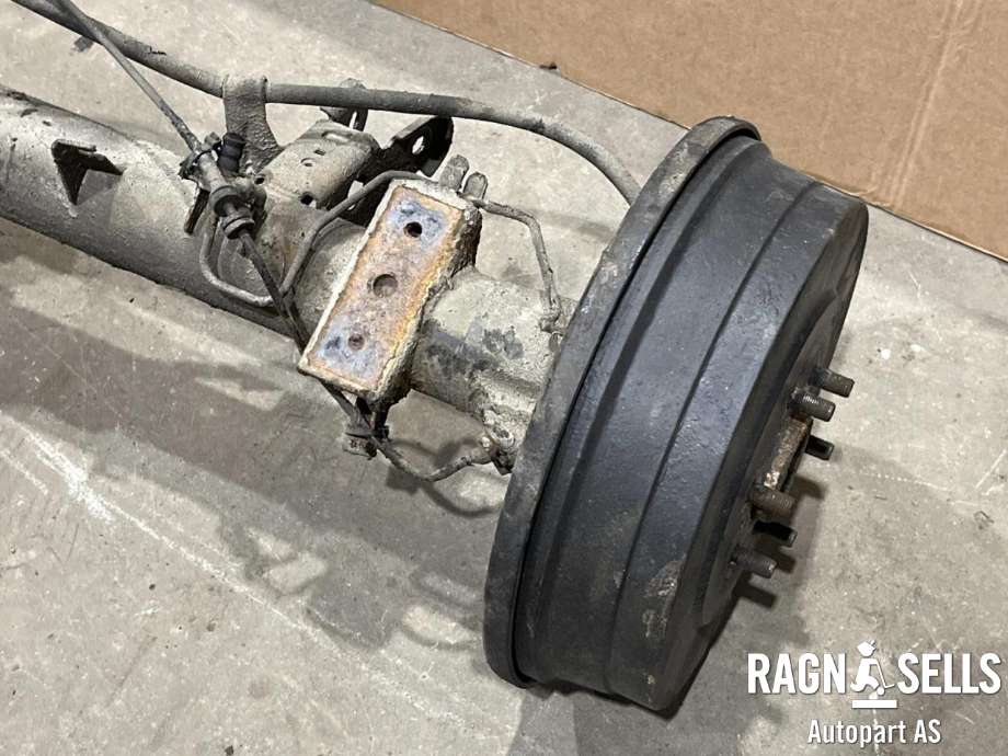 Bakaksel til Nissan Navara 2005-2010 (Fase 1) (D40) (D40) (D3003EB161|D30033X12E|)