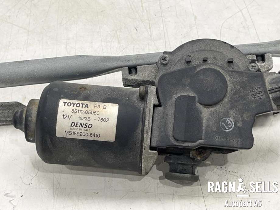 Viskermotor frontrute til Toyota Avensis 2003-2008 (Type II)  (8511005060|8515005060|)