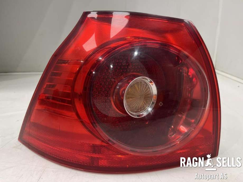 Baklykt venstre ytre til VW Golf V, Combi, 2003-2008 (1K6 945 095 AA)