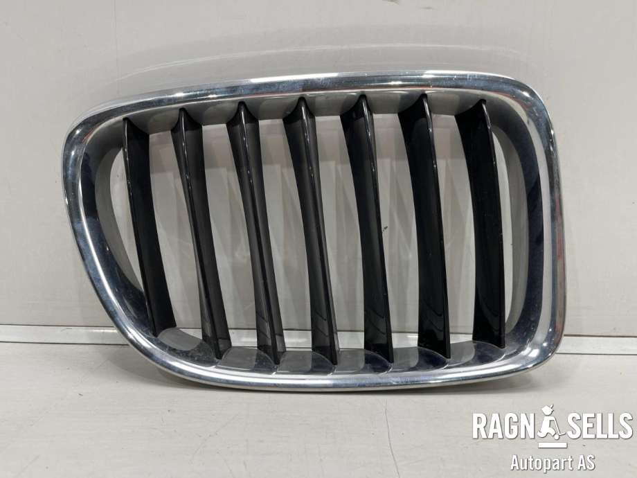 Grill høyre til BMW X1 2009-2015 (E84) (E84) (51 11 7 347 670|)