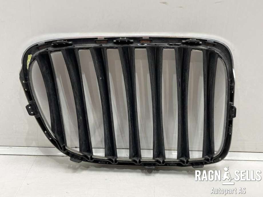 Grill venstre til BMW X1 2009-2015 (E84) (E84) (51 11 7 347 670|)