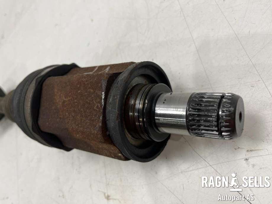 Drivaksel venstre foran, diesel/automat til BMW X1 2009-2015 (E84) (E84) (31 60 7 591 681|)