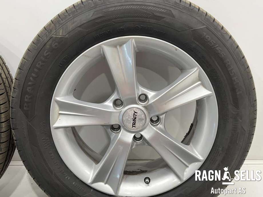 Hjulsett aluminium sommer til Volvo V50 2007-2012 (Fase 2)  (5*108/ET45/63,4|BARUM/VREDESTEIN|15*6|5JJ|)
