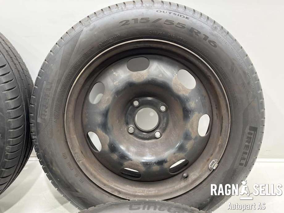 Hjulsett stål sommer til Citroën C4, Picasso 2006-2013 (Type I) (PIRELLI|2160717|4X108/ET26/65|1|6|5J*16H2)